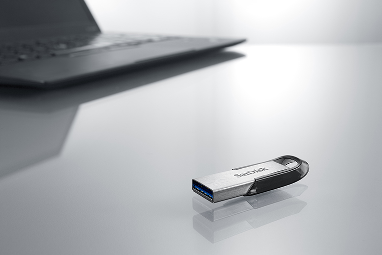USB 3.0 SanDisk Ultra Flair CZ73 32GB Hình 5