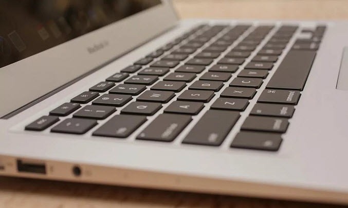 Apple Macbook Air i5 13.3 inch MQD32SA/A hình 5