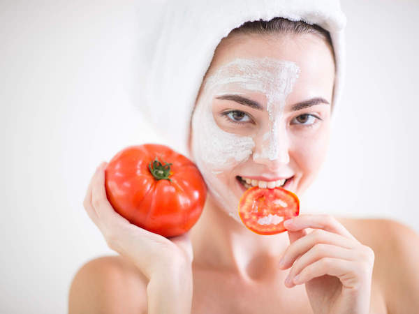 6 Cách làm trắng da mặt tự nhiên nhanh nhất tại nhà - Cà chua