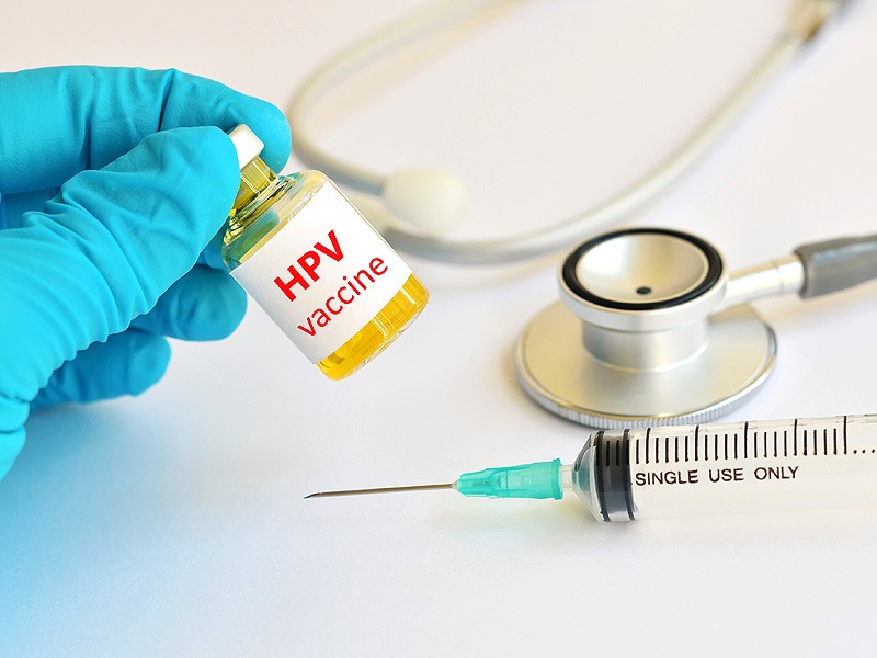 Tiêm vaccine HPV để ngừa ung thư cổ tử cung